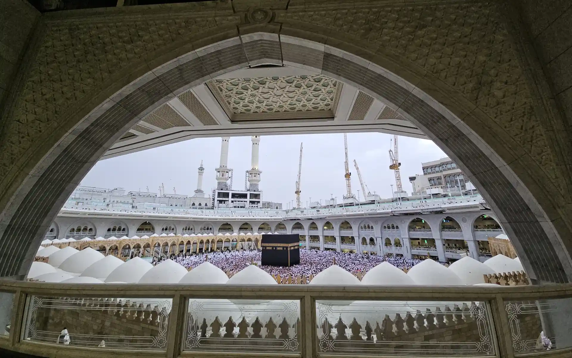 Tidak Hanya Ibadah, Ini 10 Destinasi Wisata Saat Umroh!